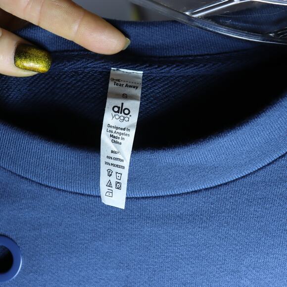 Alo Yoga Grommet Cropped Sweatshirt – Size Small - Picture 3 of 3